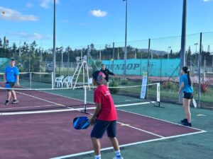 TCPAITA initiation Pickleball pour les jeunes du club de tennis de Païta